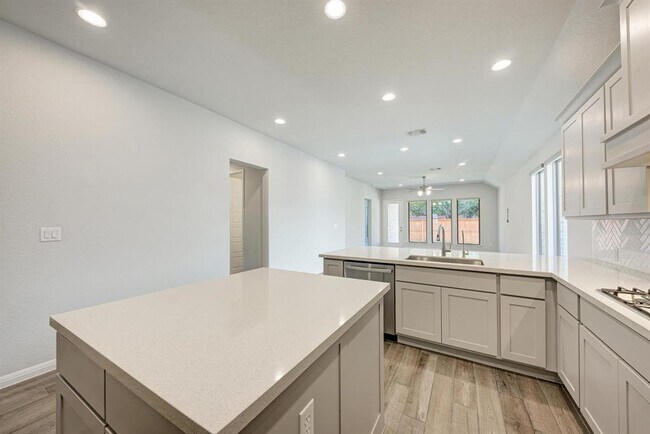 Building Photo - 133 Bauer Lp