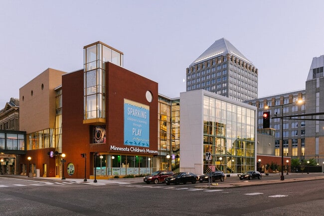 Building Photo - 77 9th St E