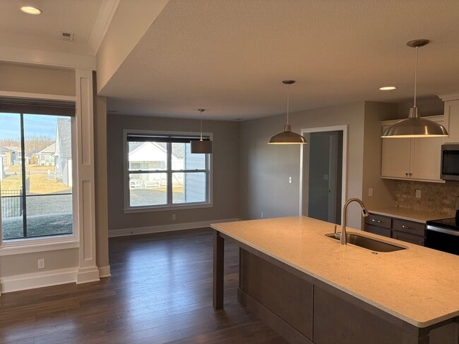 Building Photo - 3 Bedroom Single Family Home - Available for Rent!