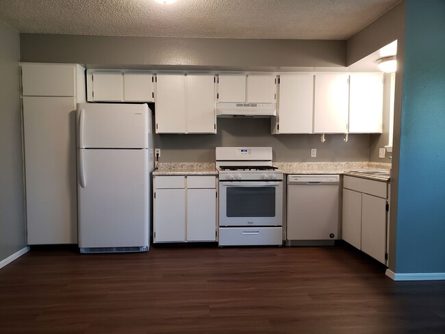 Building Photo - Beautifully remodeled 2-bedroom home in a ...