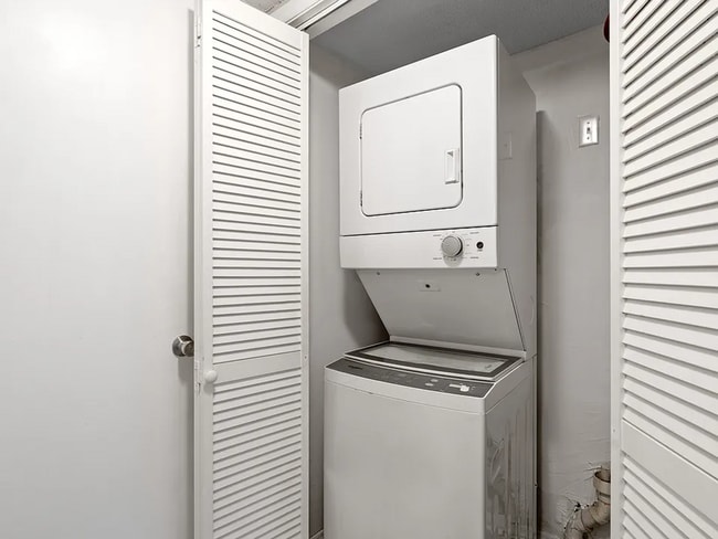 Building Photo - 6116 Spice Ridge Ln