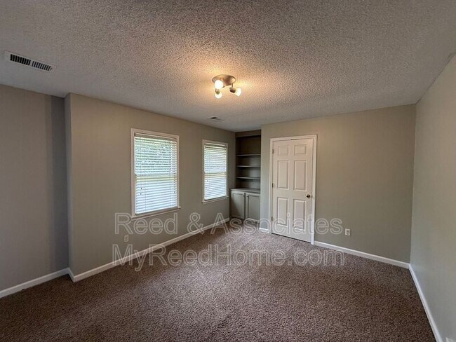 Building Photo - 1687 Magnolia Farms Cove
