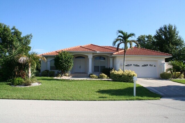 Building Photo - Short Term Rental ** Available 11/1/25 ** 3 Bed/2 Bath Pool Home ** Punta Gorda Isles** $7,500/mo