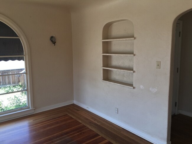 Building Photo - VOGT-120 West Pacheco