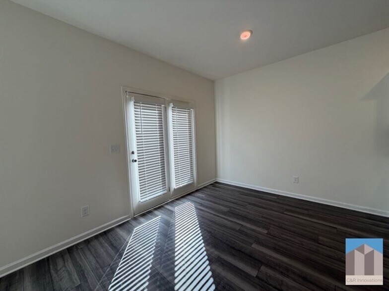 Building Photo - 3520 Condor Ct SW