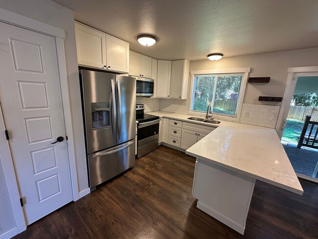 Building Photo - Charming 3 bedroom home in desirable Puyallup