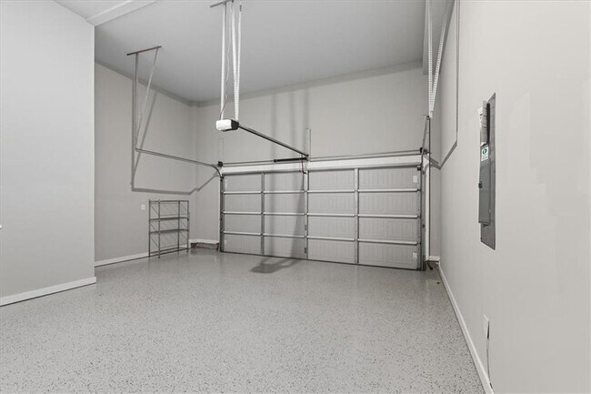 Building Photo - 2030 Main St NW