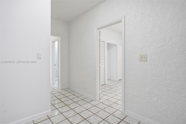 Building Photo - 1743 SW 17th St