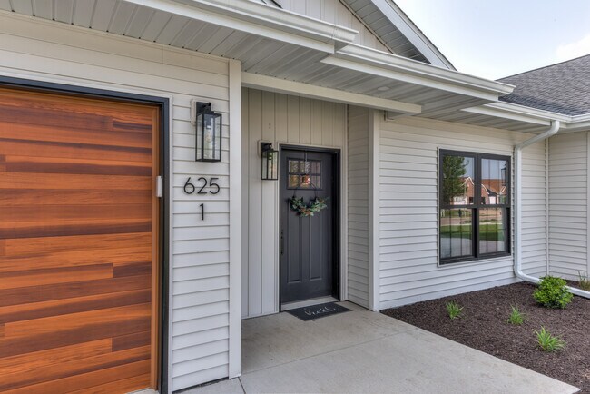 Building Photo - 625 Layne Dr