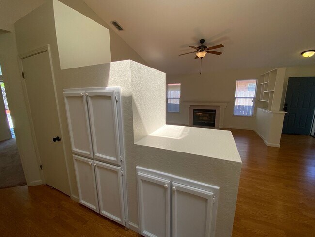 Building Photo - Cozy Single-Story in Quiet Antelope Neighborhood!