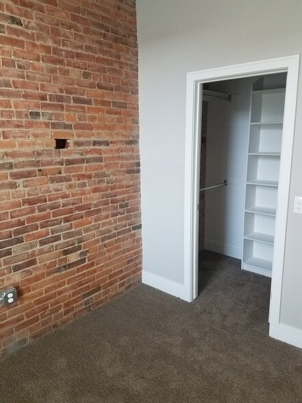 2nd bdrm/Den w/closet - 220 N Clinton Ave