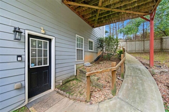 Building Photo - 5732 Vinings Pl Dr SE