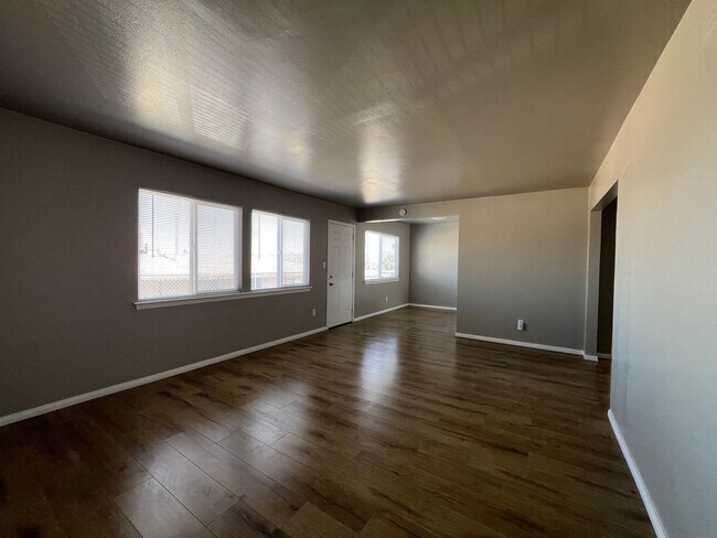 Building Photo - Beautifully Remodeled Home