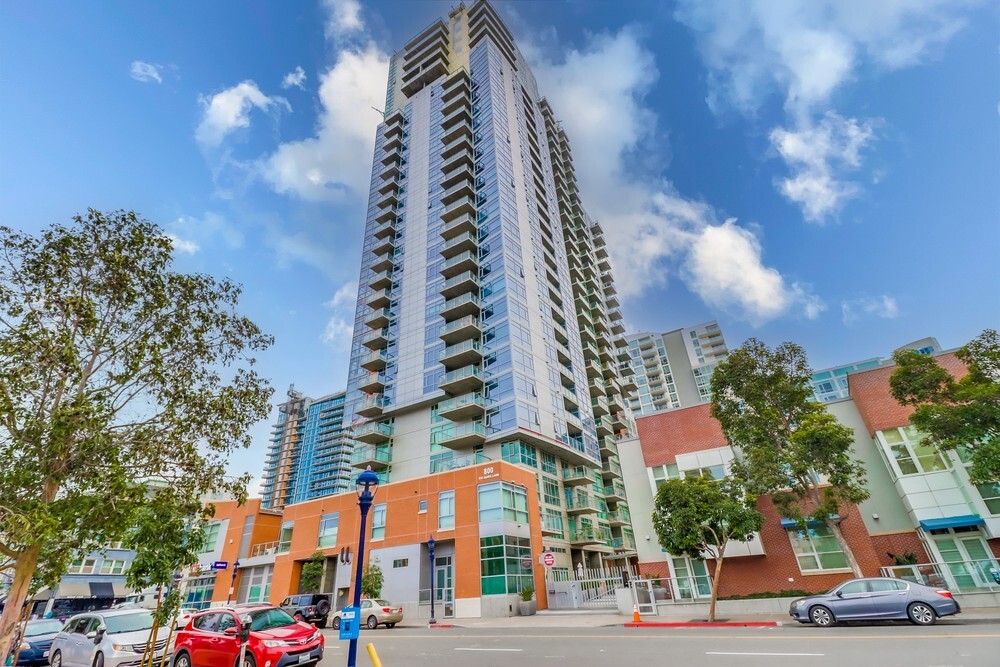 Building Photo - 800 The Mark Ln