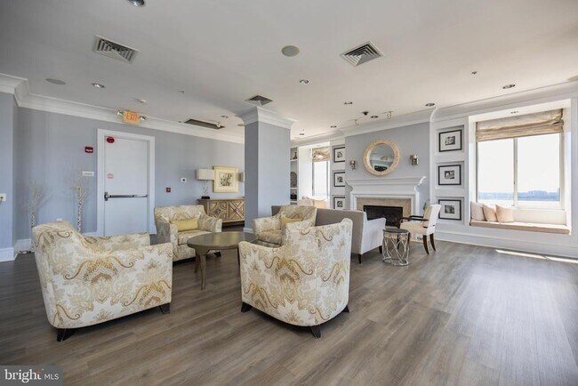 Building Photo - 851 N Glebe Rd