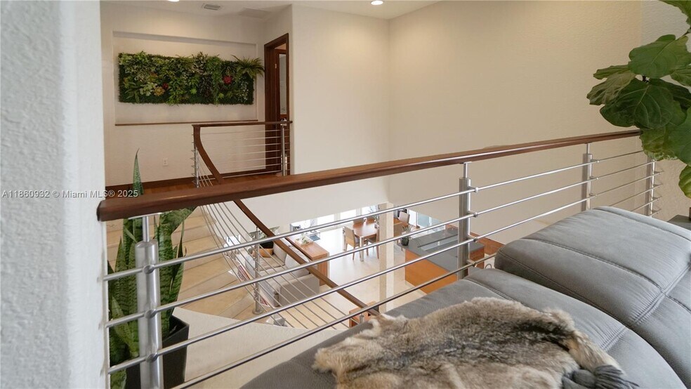 Building Photo - 7031 NW 113th Ct