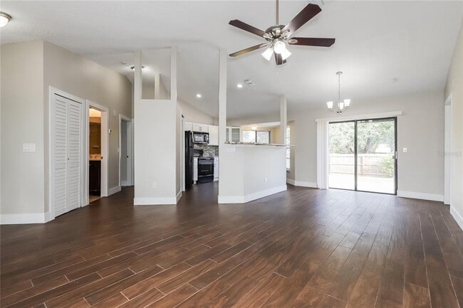 Building Photo - 1515 Kestrel Way