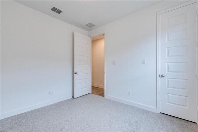 Building Photo - 164 Kimble Creek Lp