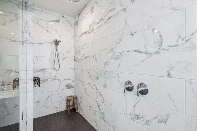 Building Photo - STUNNING AND MODERN Masterpiece!