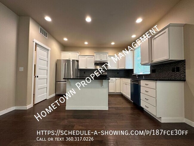 Building Photo - Beautiful 4 Bedroom 2.5 Bath Home - Availa...