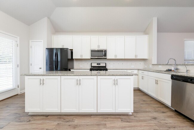 Building Photo - 7703 Kings Spring