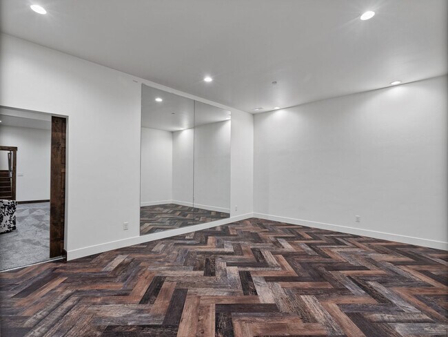 Building Photo - 1075 N Oquirrh Mountain Dr