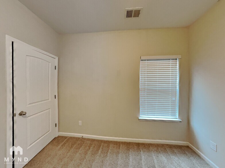 Building Photo - 192 Parkview Pl Dr