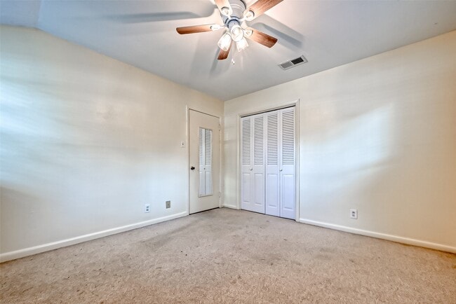 Building Photo - 918 Wycliffe Dr