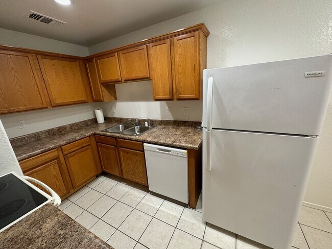 Building Photo - 3417 Oro Grande Blvd
