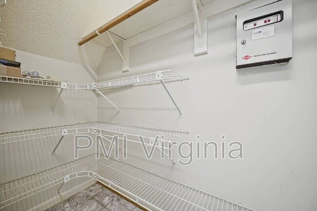 Building Photo - 1213 Ruxton Ct
