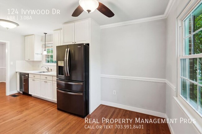 Building Photo - 124 Ivywood Dr