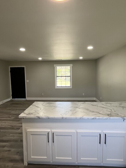 Building Photo - 971 Shannon Dr