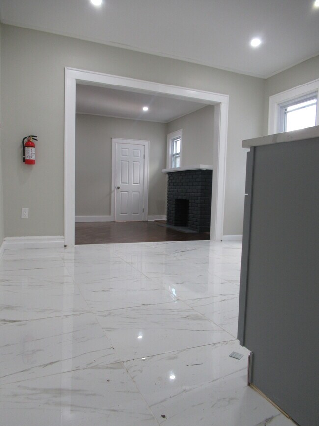 Building Photo - 56 Durand Pl