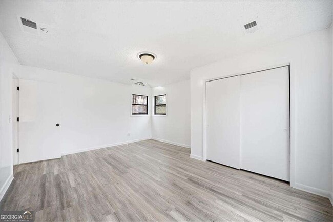 Building Photo - 530 Matterhorn Way