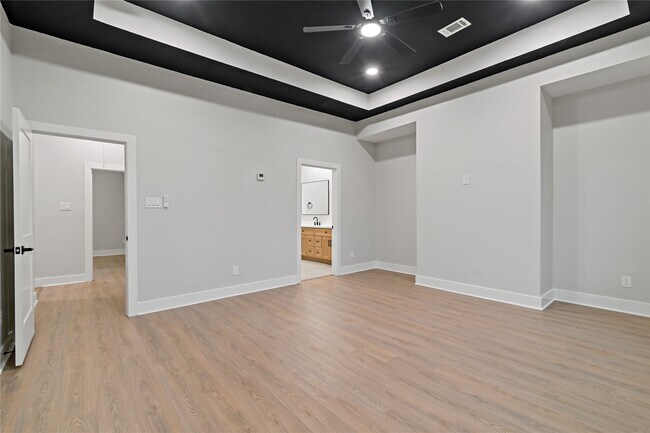 Building Photo - 1007 E 33rd St