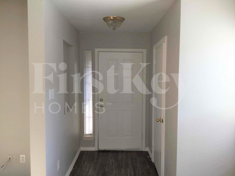 Building Photo - 1012 Port Mansfield Dr