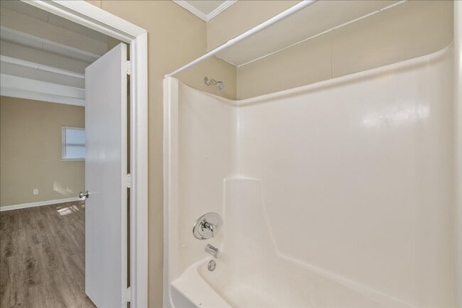 Building Photo - 207 Iris Cir