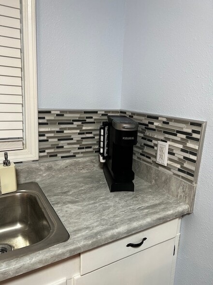 Kitchen - 2511 Mashburn Rd