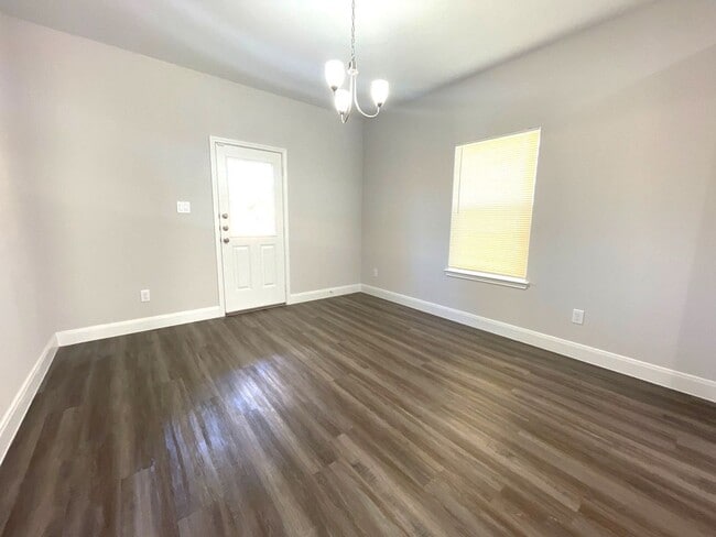Building Photo - 9327 Camay Dr