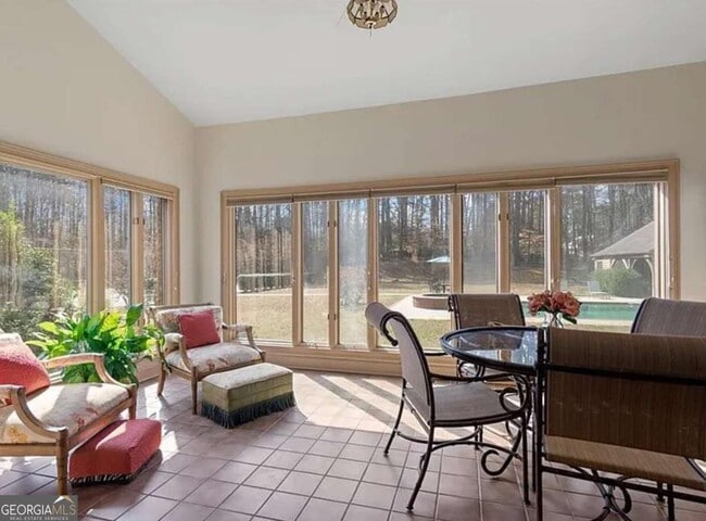 Building Photo - 15905 Westbrook Rd