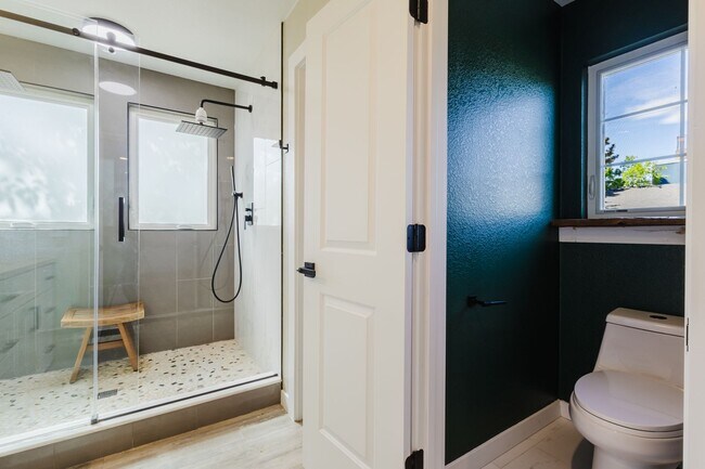 Building Photo - Great updated house in Southeast Denver near Cherry Hills!