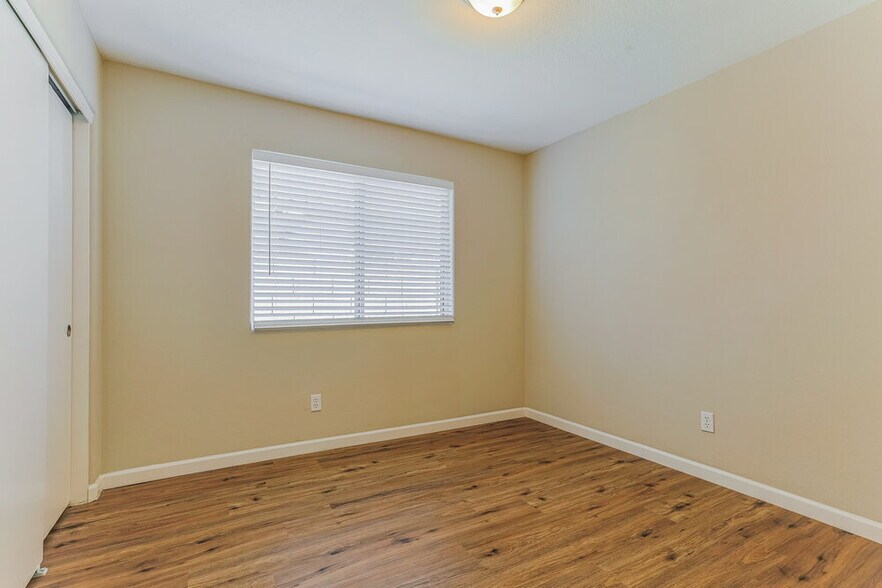 Building Photo - 3951 E Kroll Ct