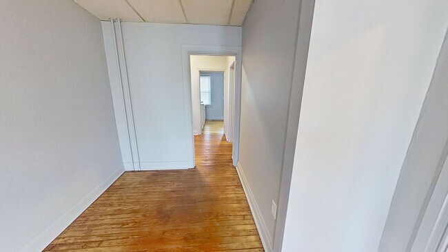 Building Photo - 1st Floor Apartment