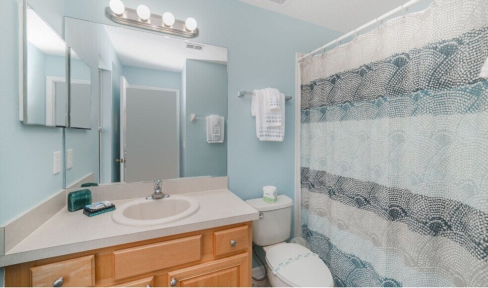 Building Photo - 8607 La Isla Dr