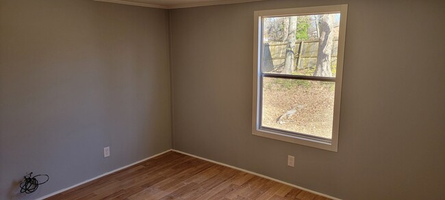 Building Photo - 2/2 in Ellenboro, NC