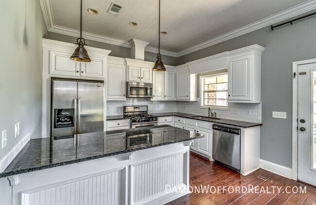 Building Photo - 117 Windy Hollow