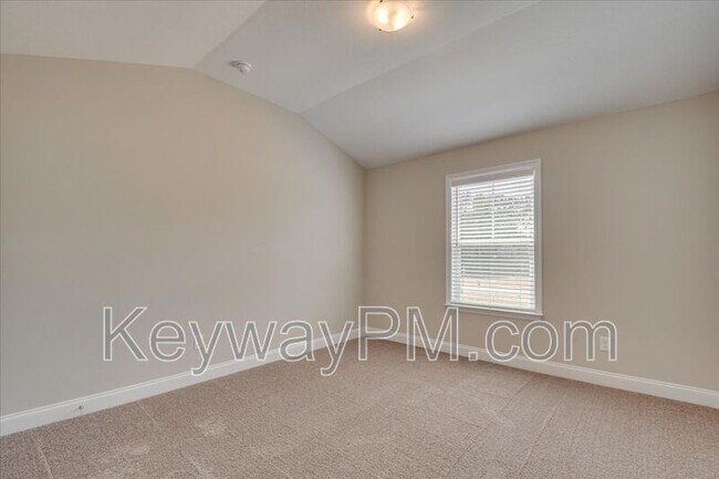 Building Photo - 715 Bronze Wy