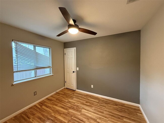 Building Photo - 501 Morning Dove Dr