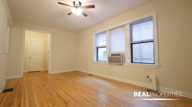 Building Photo - 1 bedroom in CHICAGO IL 60613