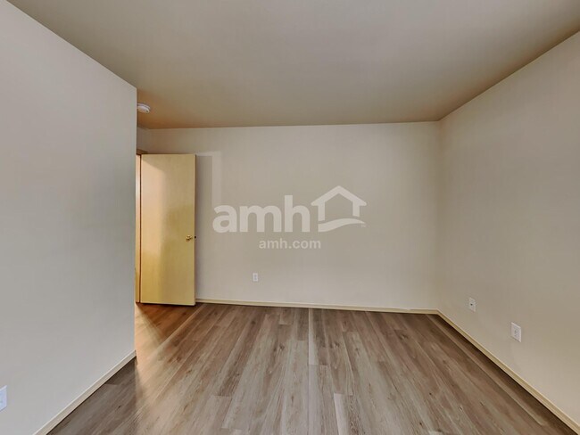 Building Photo - 20507 193rd Avenue Ct E